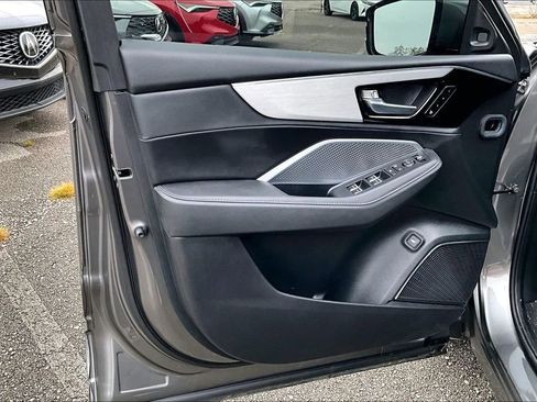 Used 2025 Acura MDX SH-AWD image 24