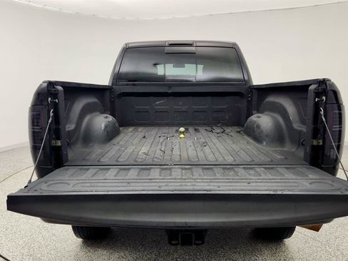 Used 2017 RAM 2500 SLT image 21