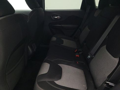 Used 2014 Jeep Cherokee Latitude w/ Cold Weather Group AWD/4WD image 18