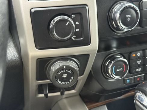 Used 2020 Ford F150 Lariat image 26