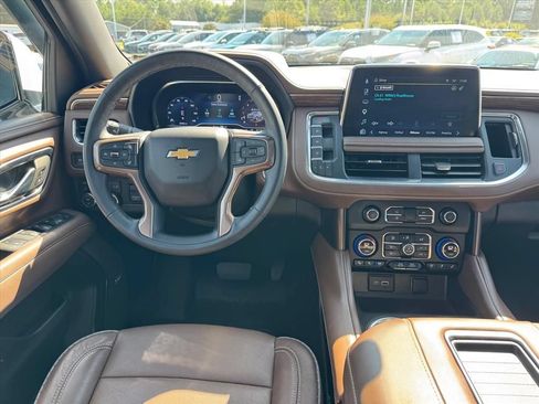 Used 2024 Chevrolet Tahoe High Country AWD/4WD image 16