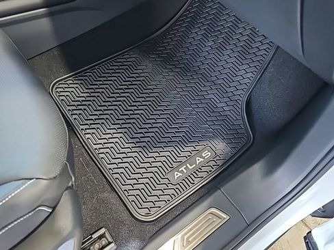 New 2026 Volkswagen Atlas SEL image 14