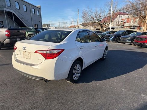 Used 2015 Toyota Corolla LE image 6