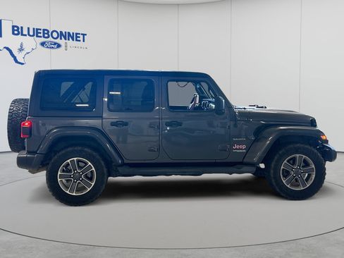 Used 2019 Jeep Wrangler Unlimited Sahara w/ Safety Group AWD/4WD image 3
