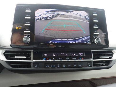 Used 2023 Toyota Sienna XLE image 26