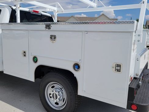 New 2025 Ford F250 XL w/ XL Chrome Package image 6