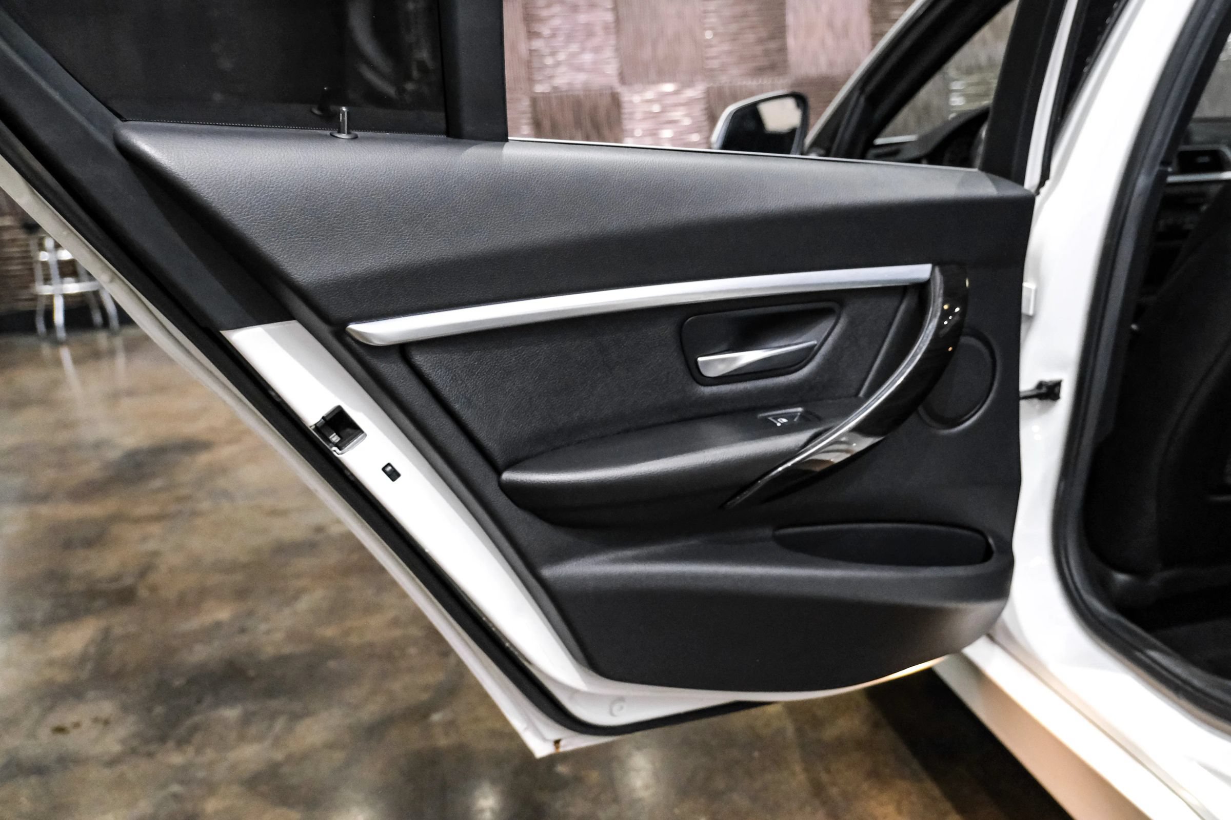 Used 2018 BMW 330i Sedan RWD image 37