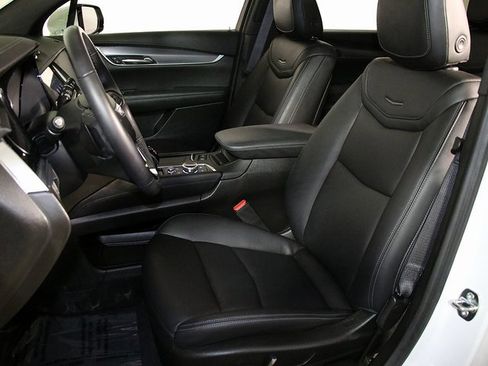 Used 2023 Cadillac XT6 Luxury image 4