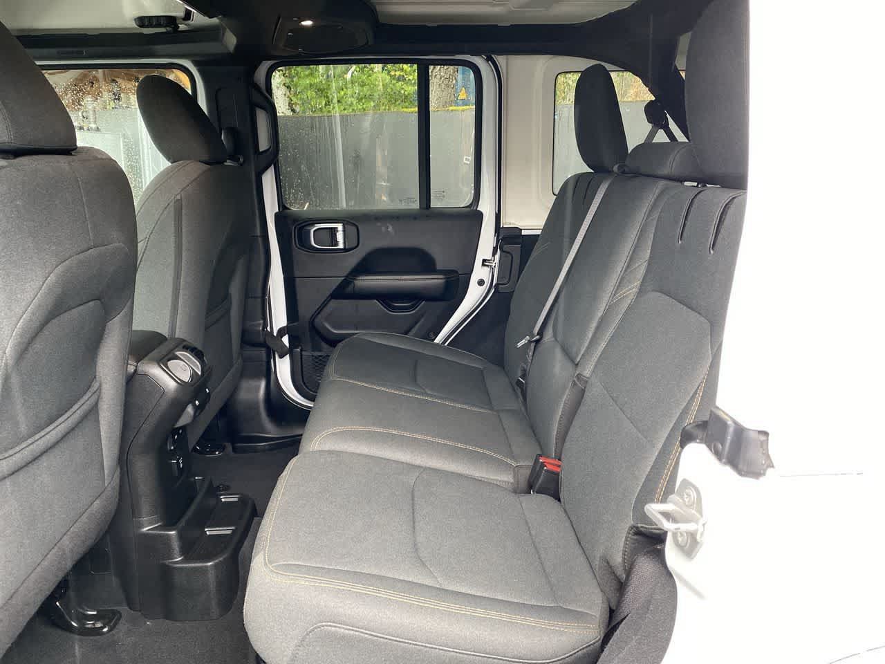 Used 2024 Jeep Wrangler Unlimited Sahara AWD/4WD image 16