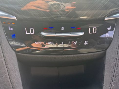 Used 2024 Cadillac XT6 Premium Luxury AWD/4WD image 28