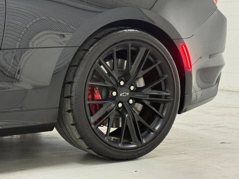 Used 2022 Chevrolet Camaro ZL1 RWD image 36