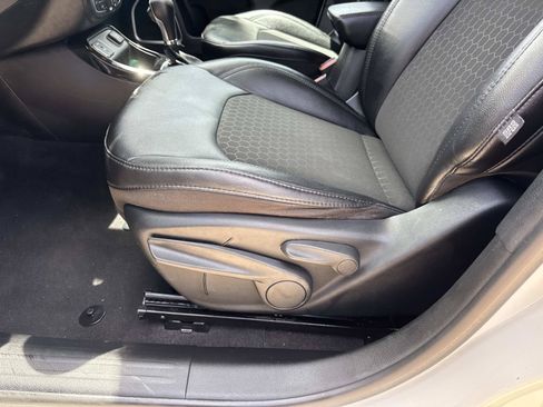 Used 2021 Jeep Compass Latitude FWD image 16