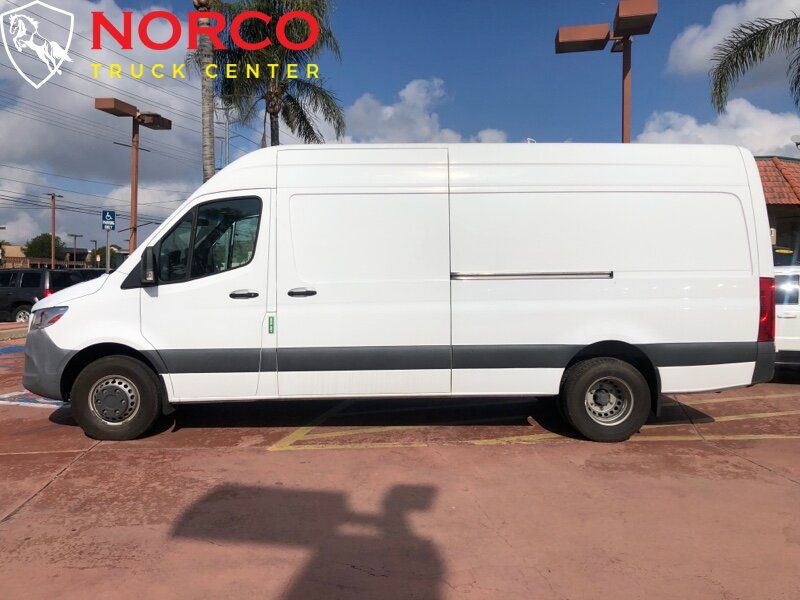 Used 2019 Freightliner Sprinter 3500 RWD image 6