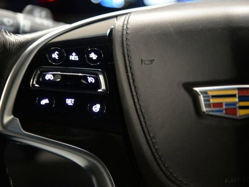 Used 2018 Cadillac Escalade Platinum image 22