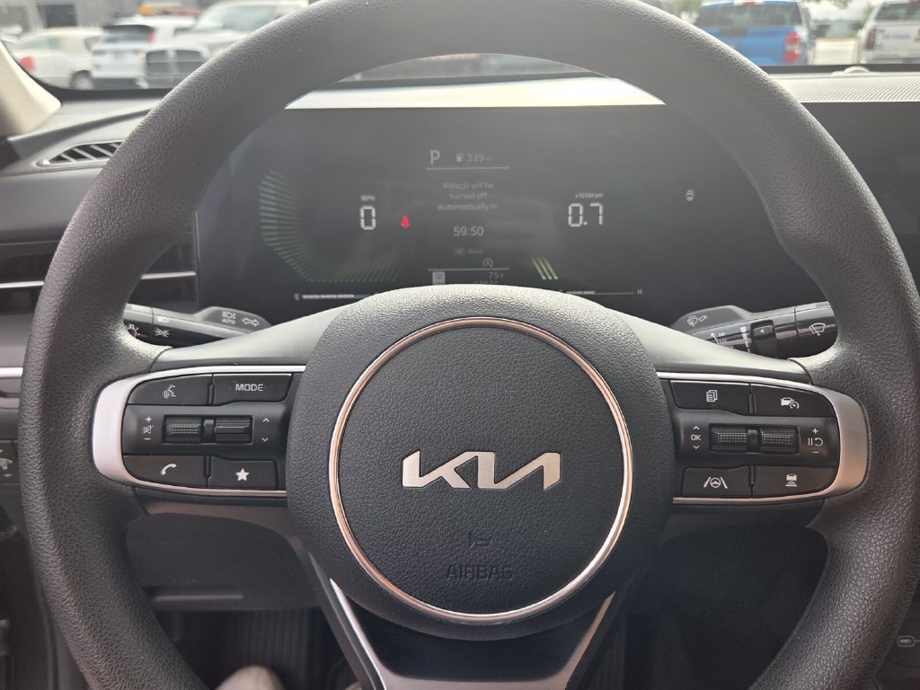 Used 2025 Kia K5 LXS FWD image 23