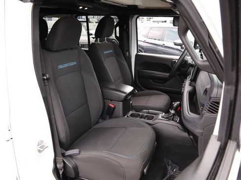 Used 2024 Jeep Wrangler Unlimited Rubicon 4xe AWD/4WD image 29