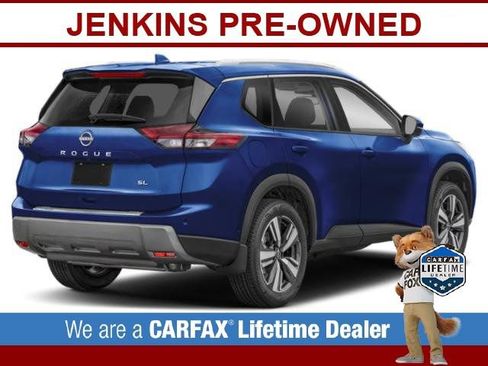 Used 2025 Nissan Rogue SL image 2