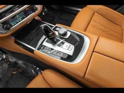 Used 2022 BMW 750i xDrive w/ Executive Package AWD/4WD image 26