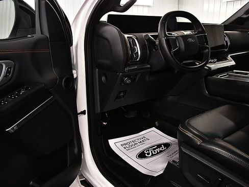 Used 2025 Ford Expedition Tremor AWD/4WD image 15