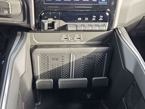 New 2026 RAM 2500 Laramie w/ Night Edition AWD/4WD image 25