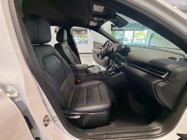Used 2024 Buick Envista Sport Touring w/ Convenience I Package FWD image 13