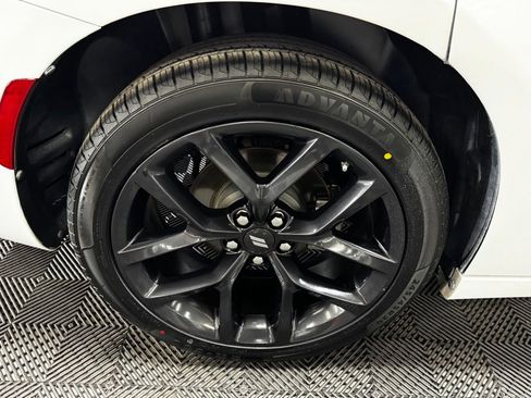 Used 2022 Dodge Charger SXT w/ Blacktop Package image 19