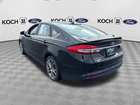 Used 2017 Ford Fusion SE w/ Equipment Group 201A FWD image 6
