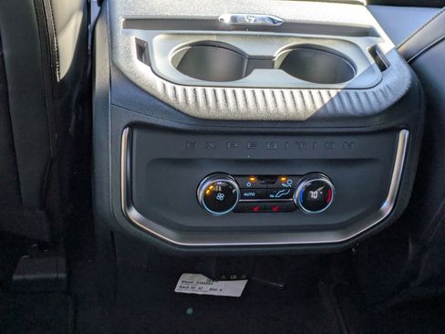 New 2025 Ford Expedition Max Platinum w/ Stealth Performance Package image 31