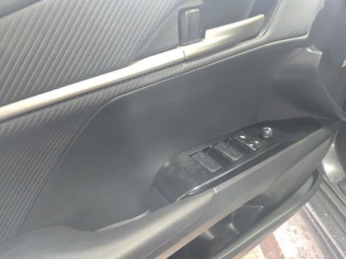 Used 2025 Toyota Camry SE FWD image 26