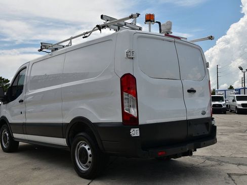 Used 2015 Ford Transit 250 130 Low Roof RWD image 5