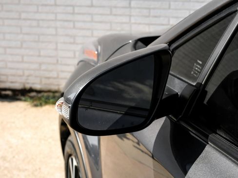 Used 2021 Toyota C-HR XLE FWD image 35