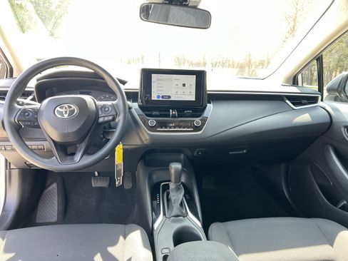 Used 2023 Toyota Corolla LE image 26