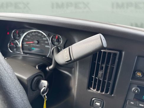 Used 2023 GMC Savana 2500 w/ Driver Convenience Package image 13