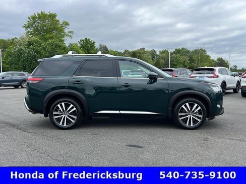 Used 2024 Nissan Pathfinder Platinum w/ Cargo Package AWD/4WD image 9