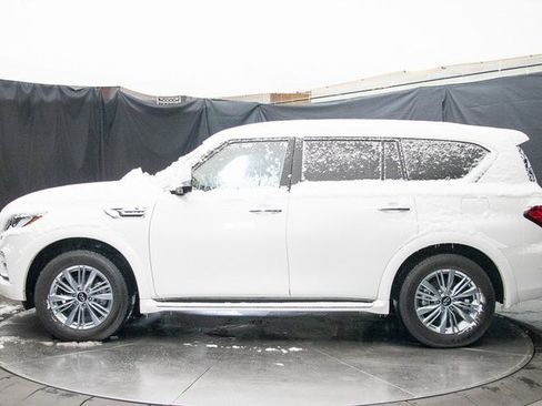 Used 2024 INFINITI QX80 Luxe w/ Cargo Package image 9