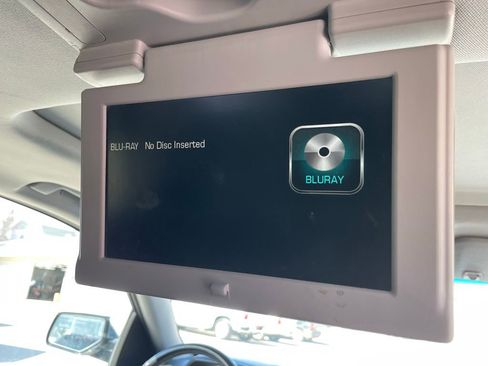 Used 2016 Chevrolet Suburban LTZ image 21