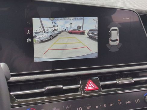 New 2025 Kia Niro SX Touring image 19