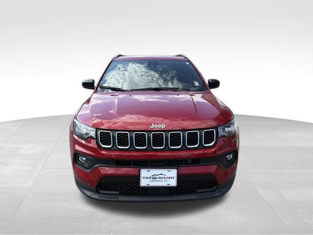 Used 2025 Jeep Compass Latitude AWD/4WD image 7