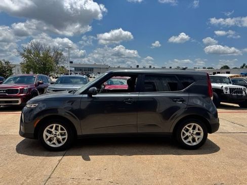 Used 2020 Kia Soul S FWD image 7