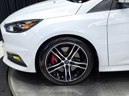 Used 2016 Ford Focus ST w/ Equipment Group 402A FWD image 45