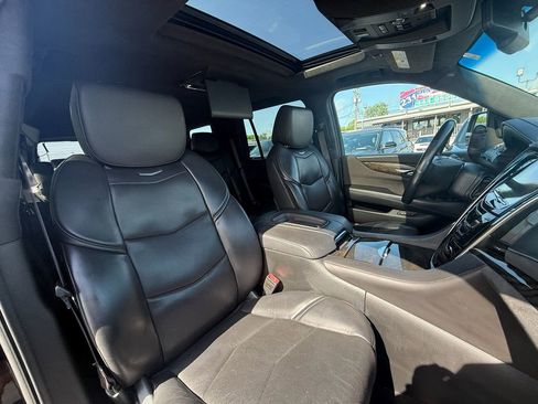 Used 2016 Cadillac Escalade Platinum AWD/4WD image 26