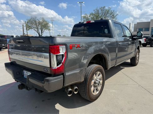 Used 2020 Ford F250 Platinum w/ FX4 Off-Road Package image 3