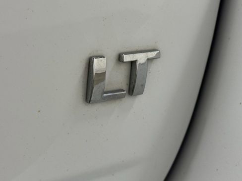 Used 2017 Chevrolet Equinox LT w/ Convenience Package image 24