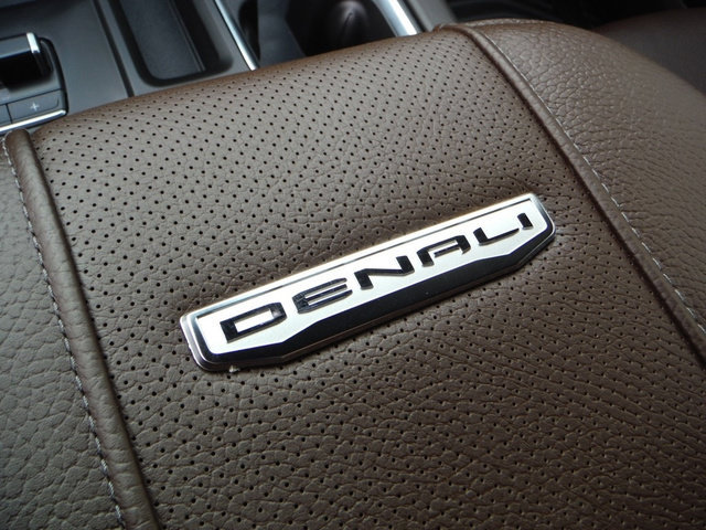 Used 2024 GMC Sierra 3500 Denali AWD/4WD image 5