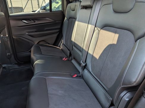 Used 2023 Jeep Grand Cherokee Altitude AWD/4WD image 19