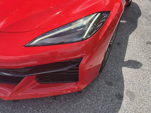 Used 2023 Chevrolet Corvette Z06 RWD image 9