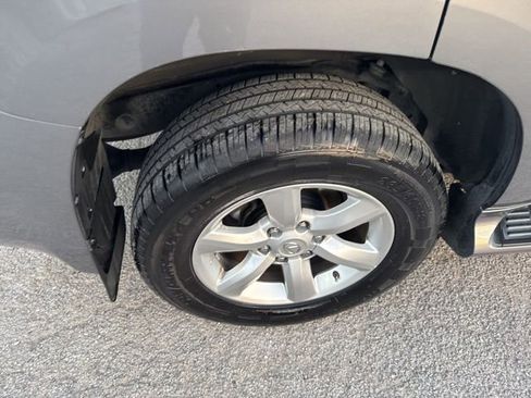 Used 2011 Lexus GX 460 w/ Comfort Plus Pkg image 19