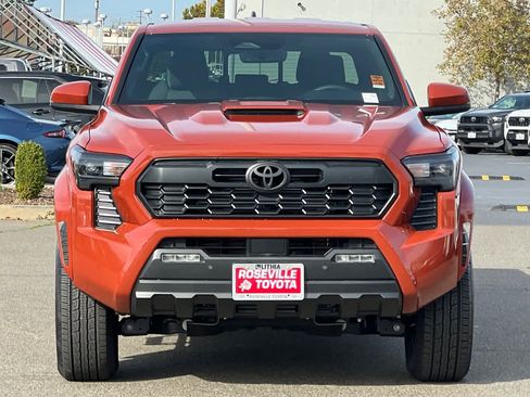 Certified 2025 Toyota Tacoma TRD Sport image 10