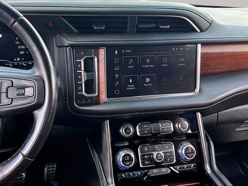 Used 2023 GMC Yukon Denali Ultimate AWD/4WD image 7