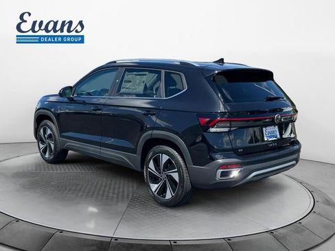 New 2026 Volkswagen Taos SE AWD/4WD image 4